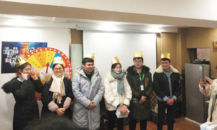 平安夜&圣誕節(jié)，塔孜給小伙伴們“交換禮物、傳遞真情”